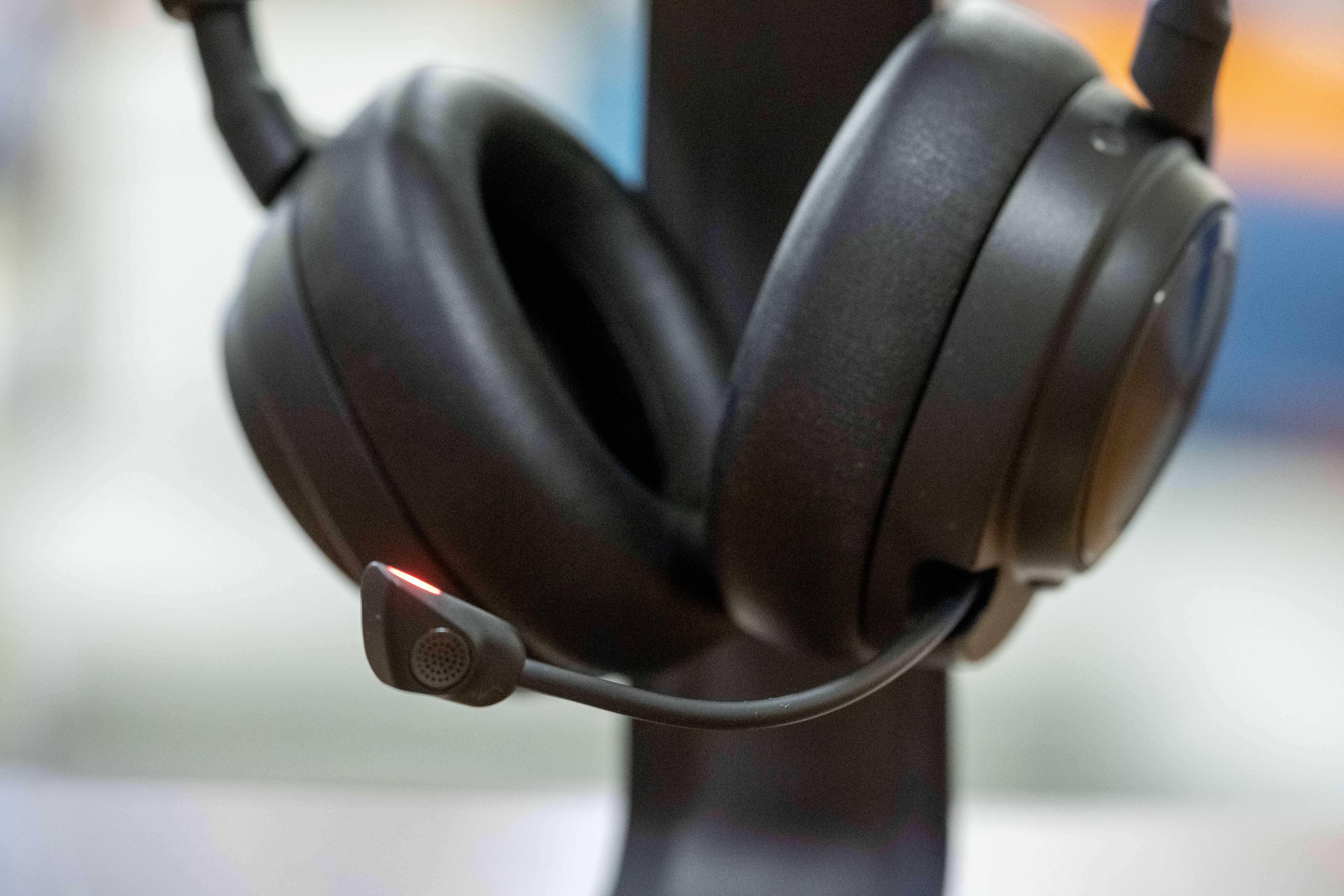 SteelSeries Arctis Nova Pro Wireless - Image 4