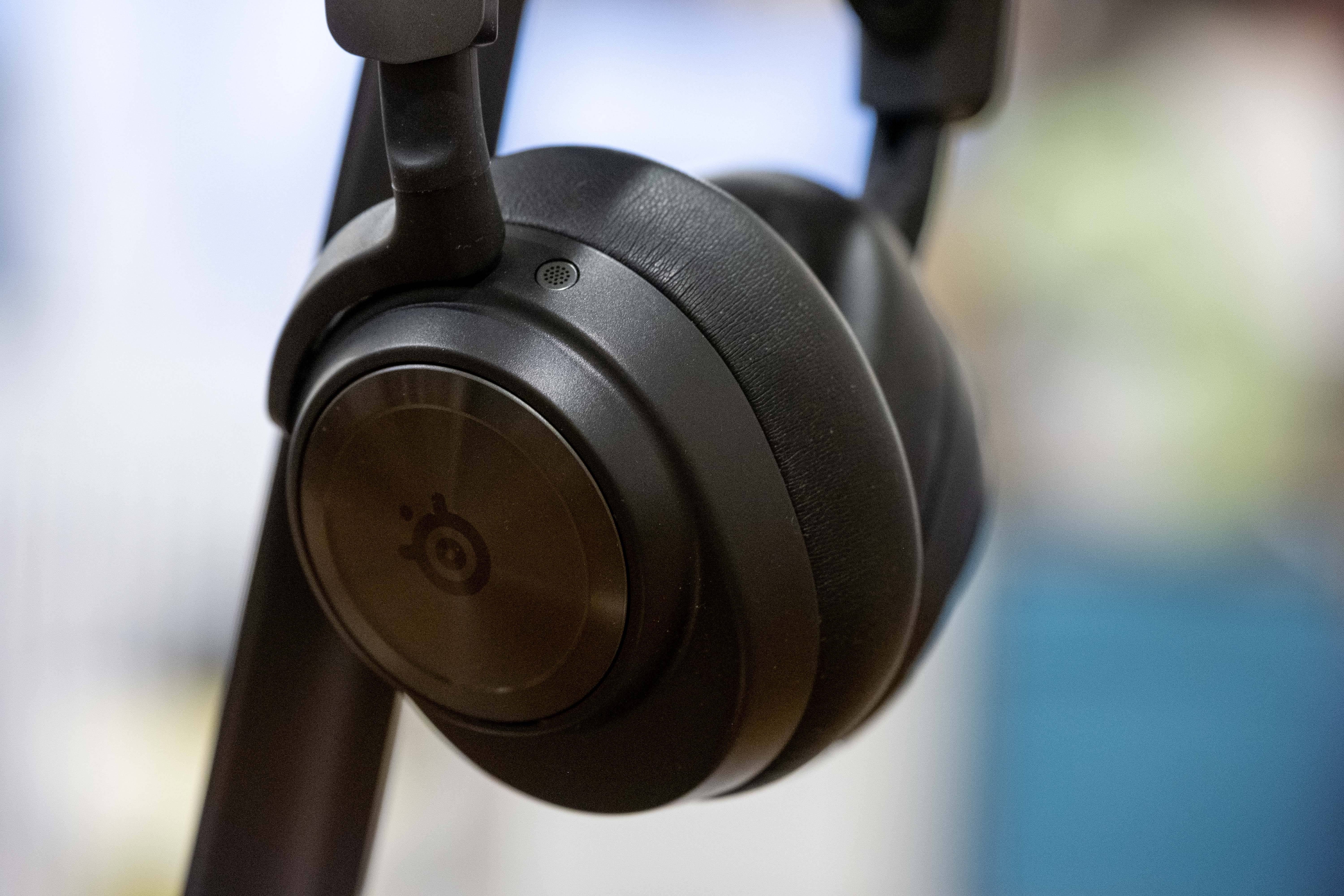 SteelSeries Arctis Nova Pro Wireless - Image 5