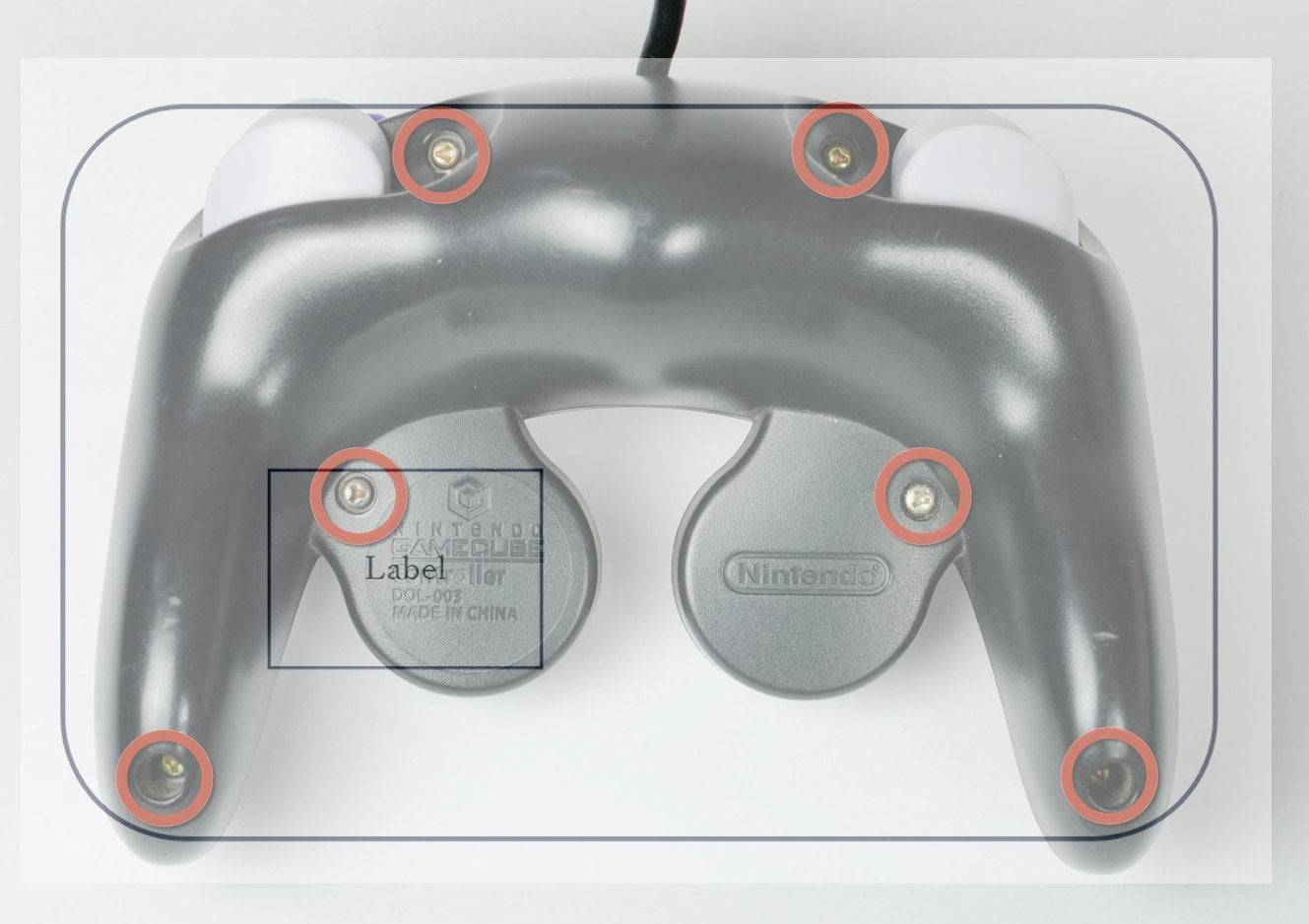标签位置覆盖在GameCube控制器的背面。图片来源:Pokemaniac / Famiboards。