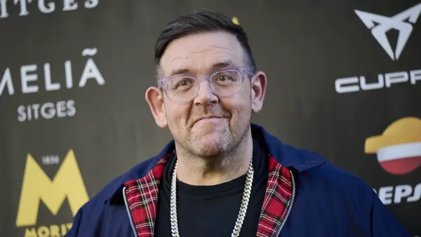 Nick Frost เมื่อเล่น Hagrid: 'ฉันไม่ได้พยายามเป็น Robbie'